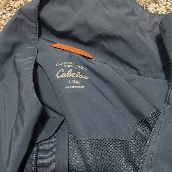 Like new (maybe worn once) men’s rain jacket - Picture 2 of 2